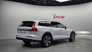 VOLVO V60 CROSS COUNTRY 2021