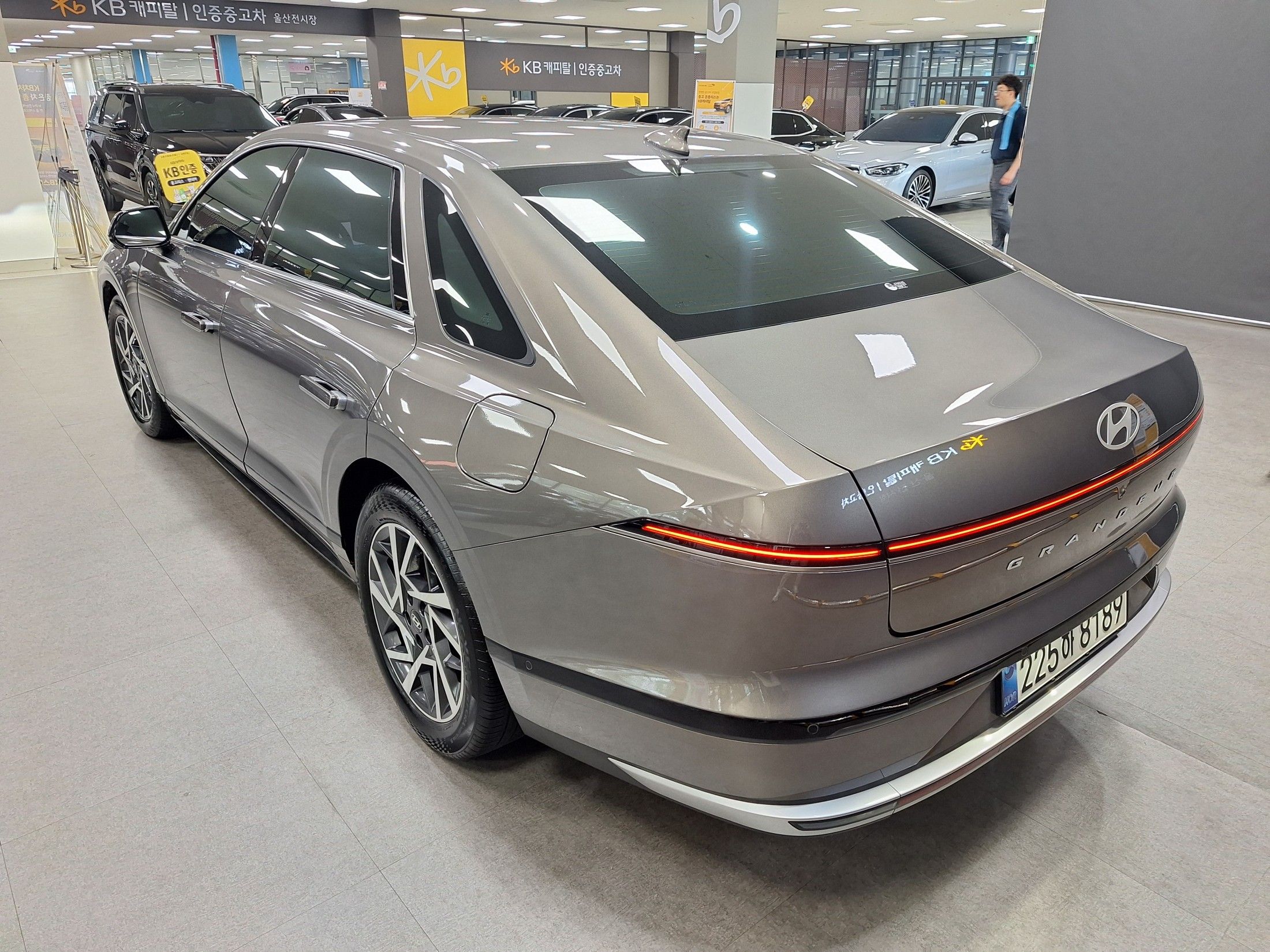 HYUNDAI GRANDEUR GN7 2025