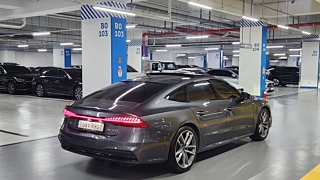 AUDI A7 4K 2021