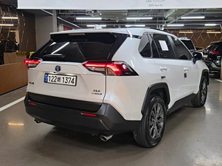 TOYOTA RAV4 2024