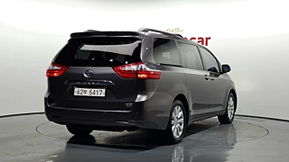 TOYOTA SIENNA 2017