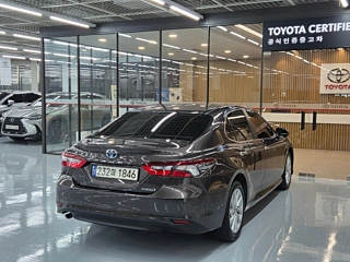 TOYOTA CAMRY XV70 2023