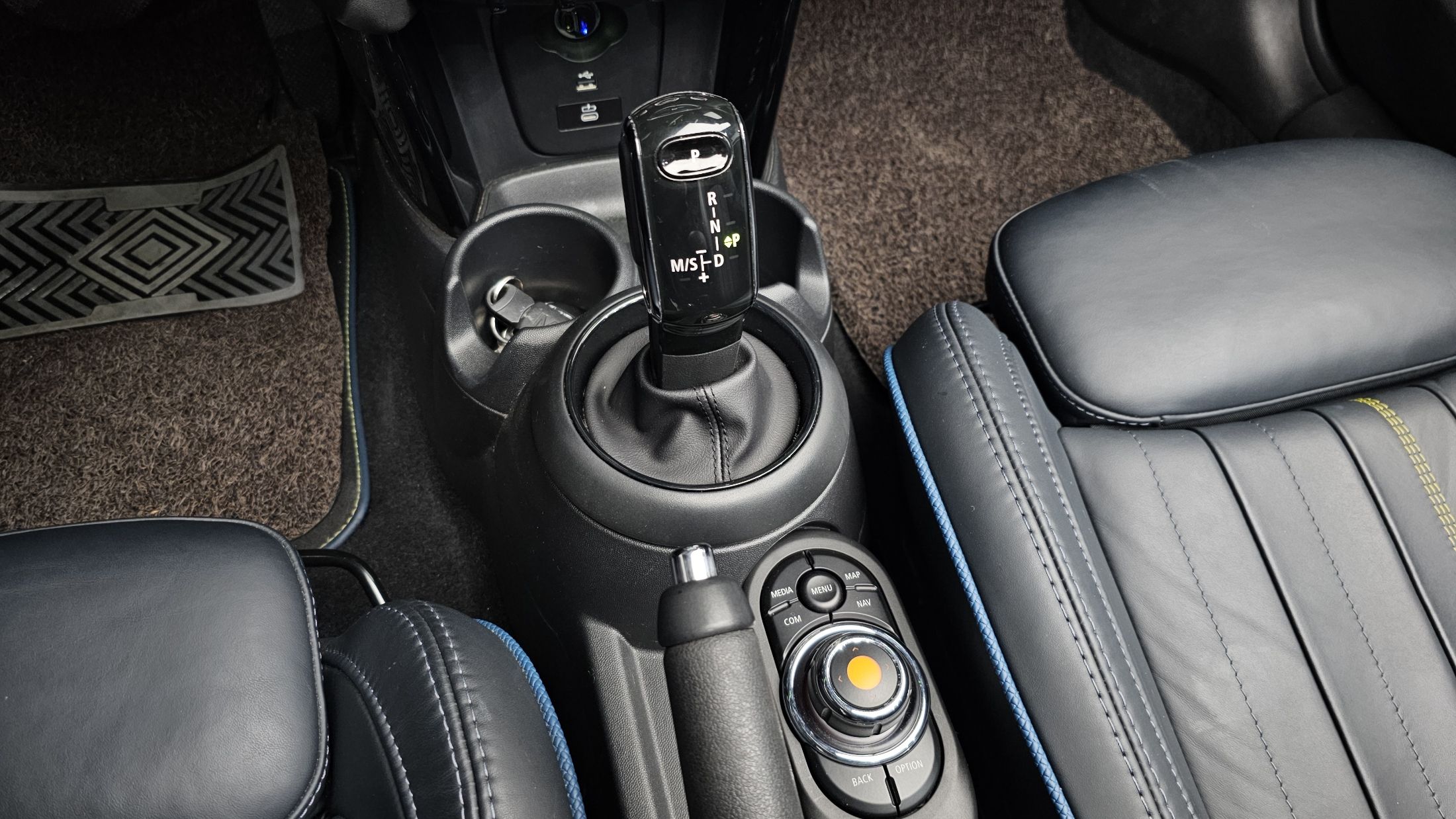 MINI COOPER CONVERTIBLE 2020