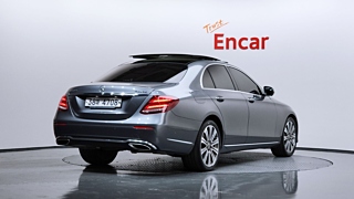 MERCEDES BENZ E-CLASS W213 2017