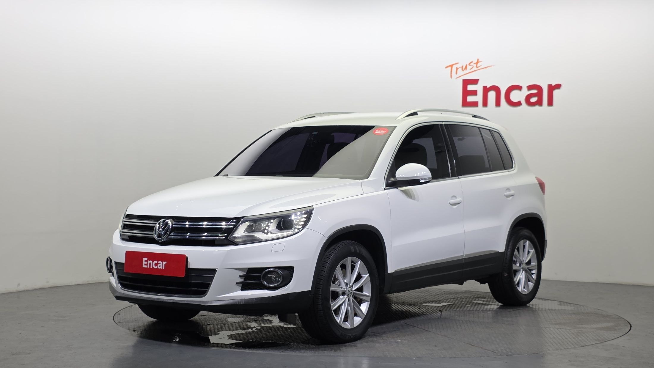 VOLKSWAGEN TIGUAN 2016