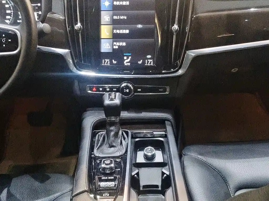 VOLVO S90 2017
