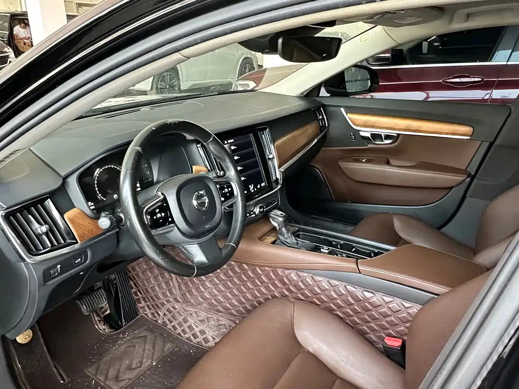 VOLVO S90 2020