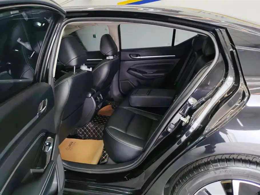 NISSAN TEANA 2021