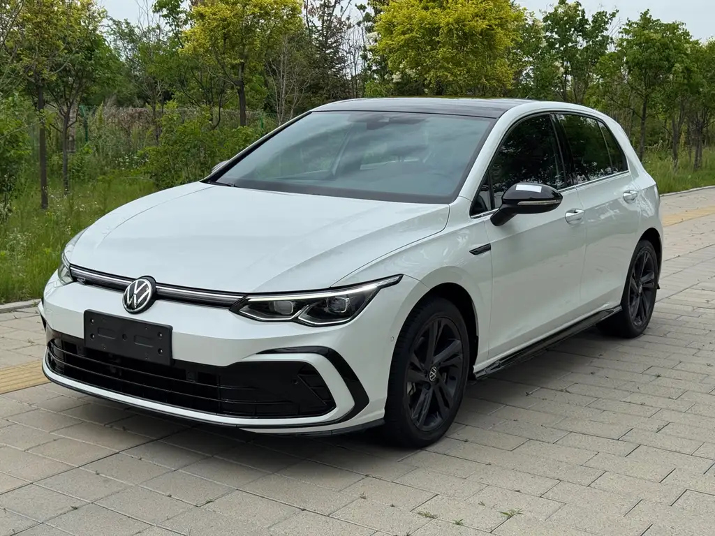 VOLKSWAGEN GOLF 2021