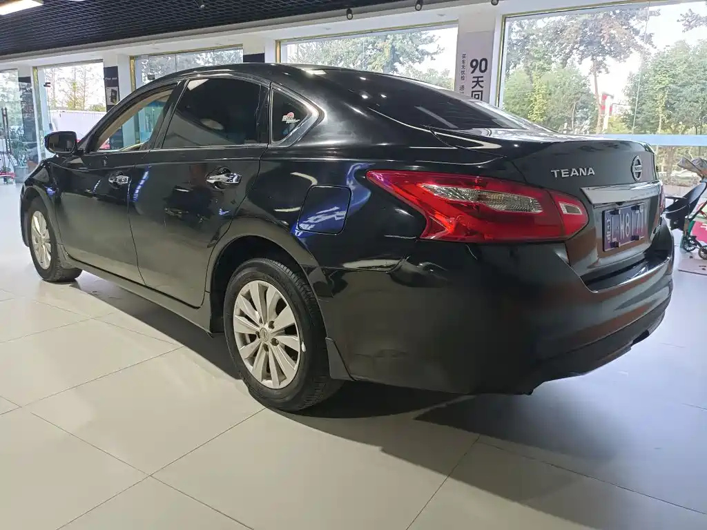 NISSAN TEANA 2017