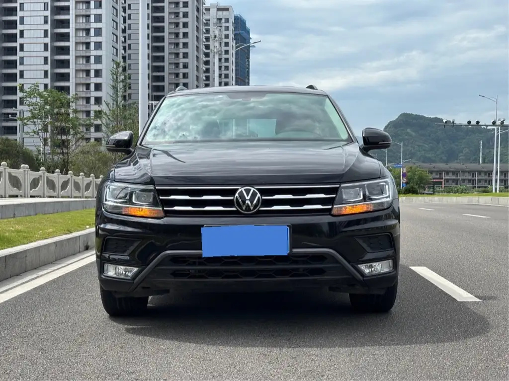 VOLKSWAGEN TIGUAN L 2021