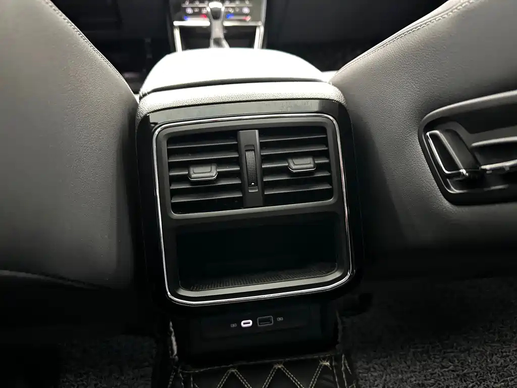 VOLKSWAGEN PASSAT 2022