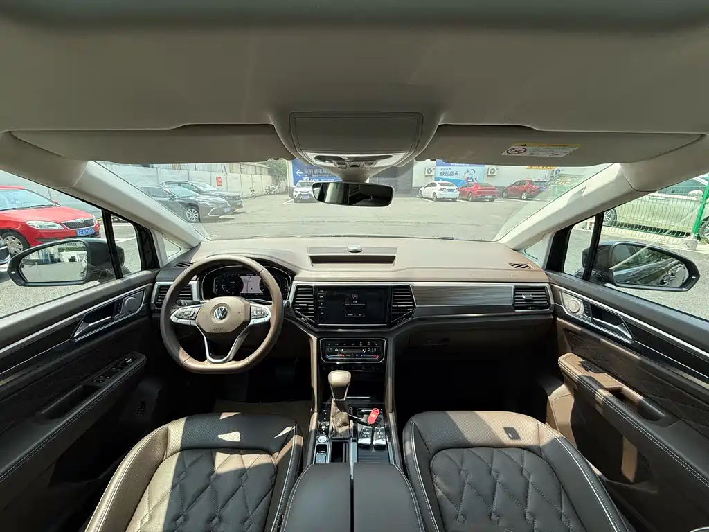 VOLKSWAGEN VILORAN 2020