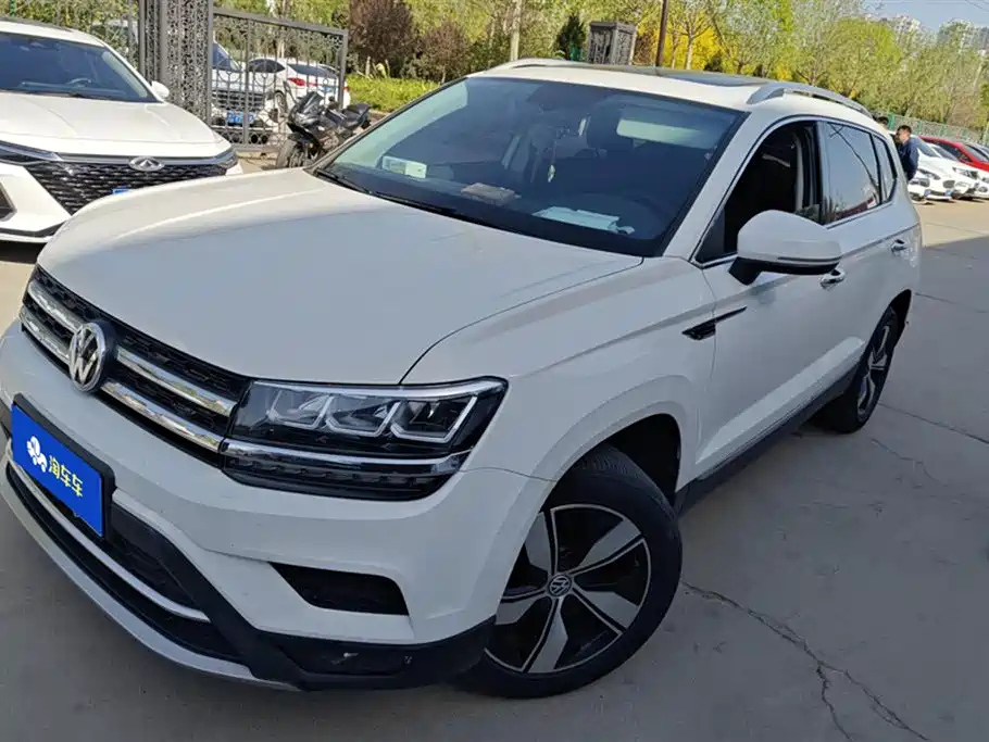 VOLKSWAGEN THARU 2020