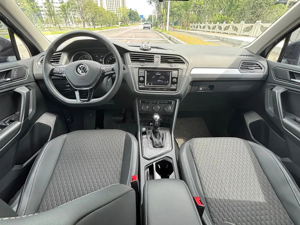 VOLKSWAGEN TIGUAN L 2021