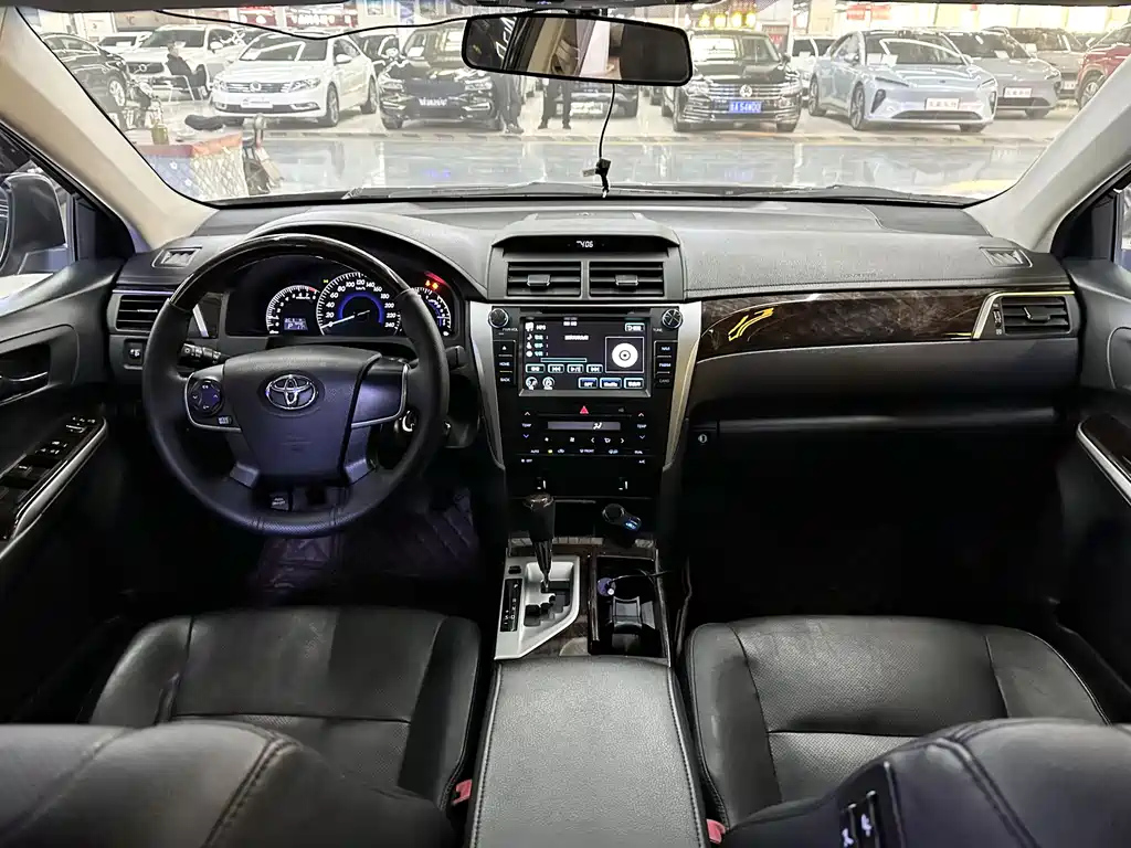 TOYOTA CAMRY 2016