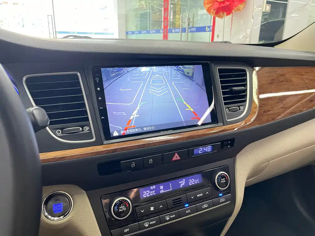 HYUNDAI MISTRA 2014