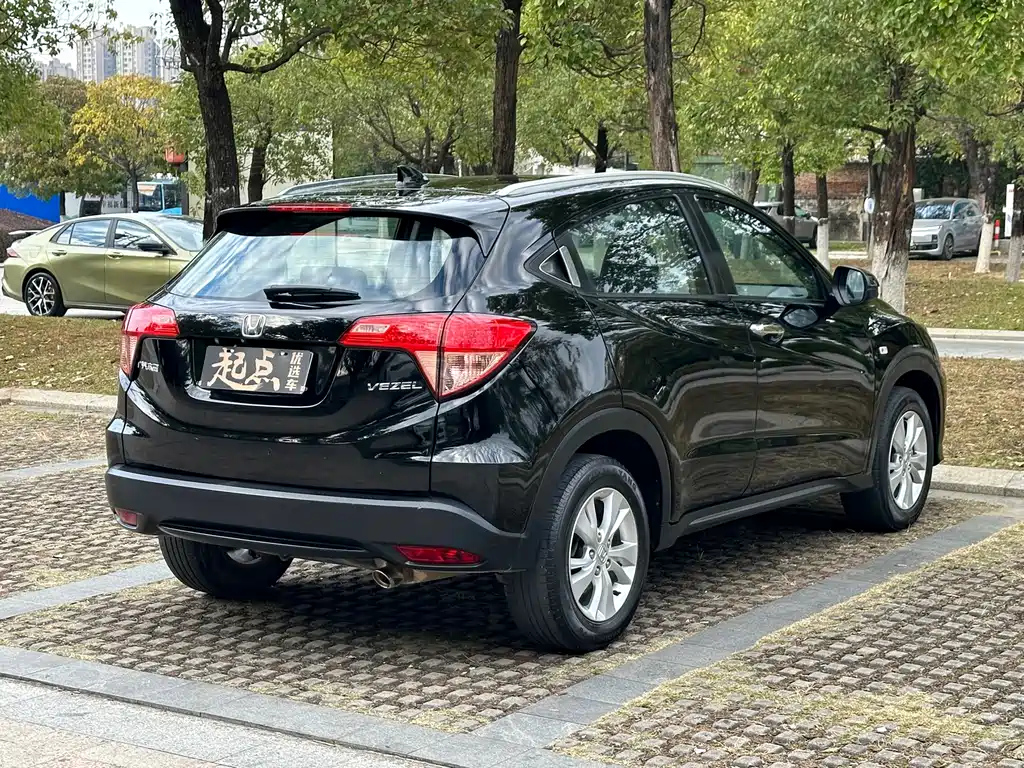 HONDA VEZEL 2015