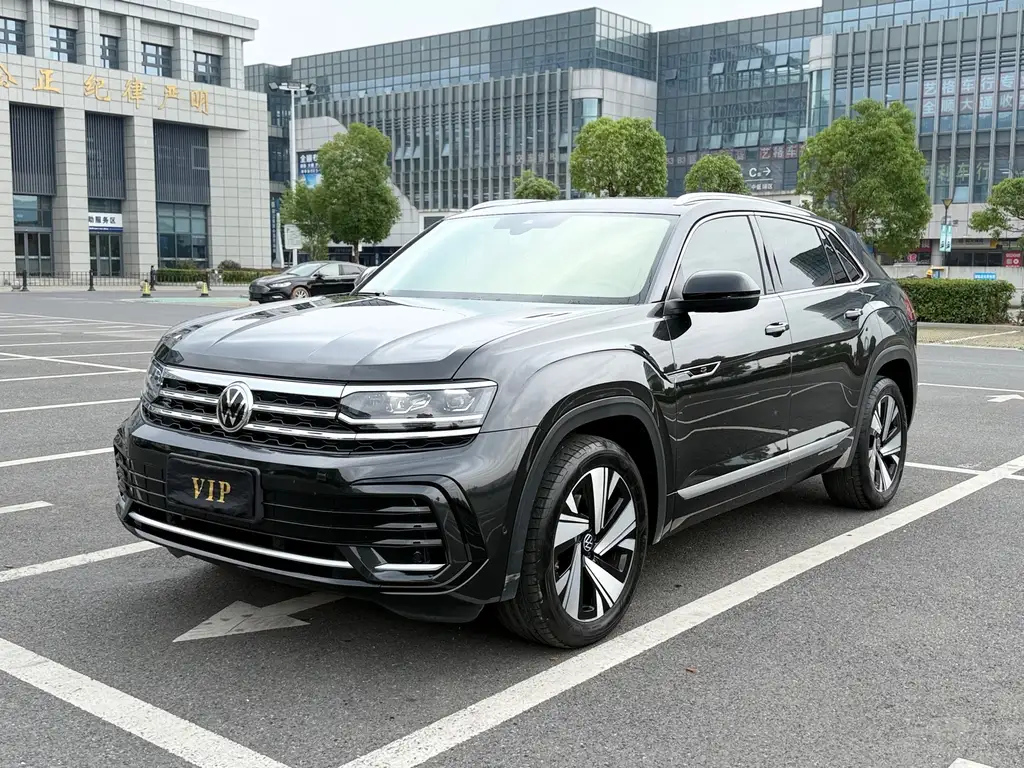VOLKSWAGEN TOURAN 2022