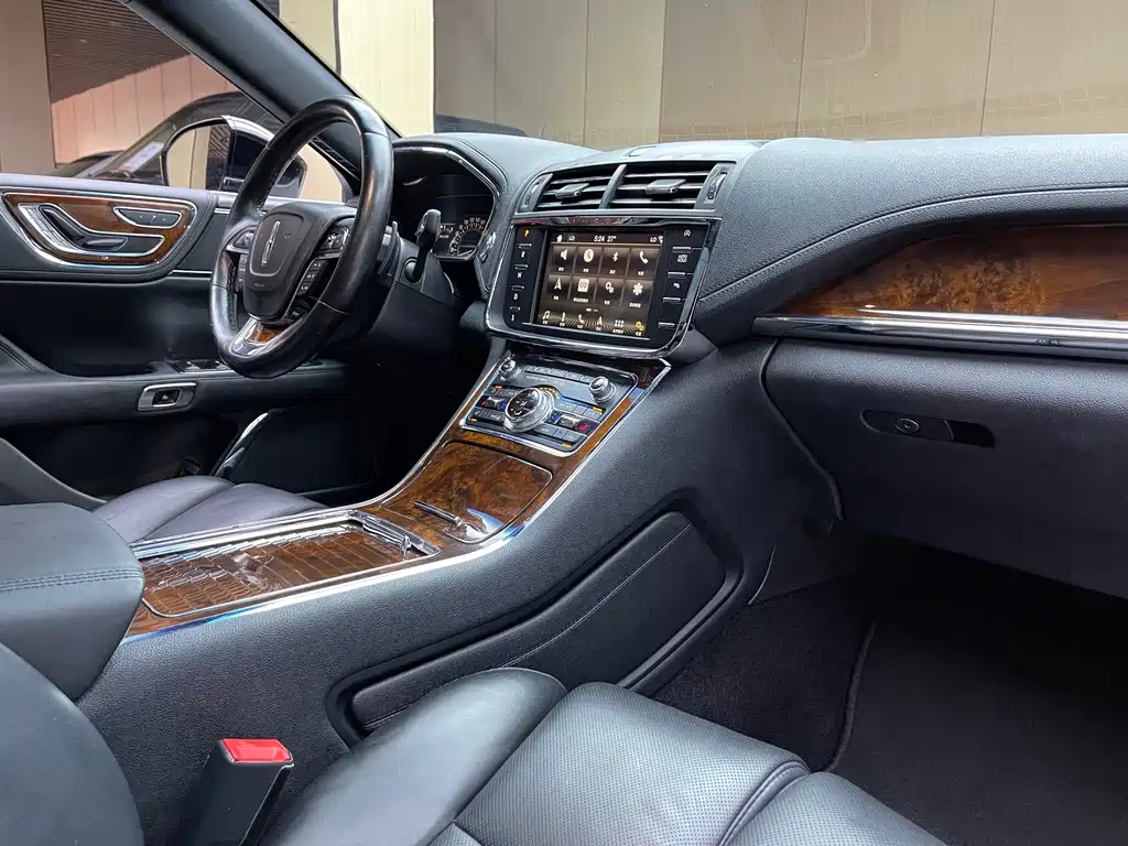 LINCOLN CONTINENTAL 2017