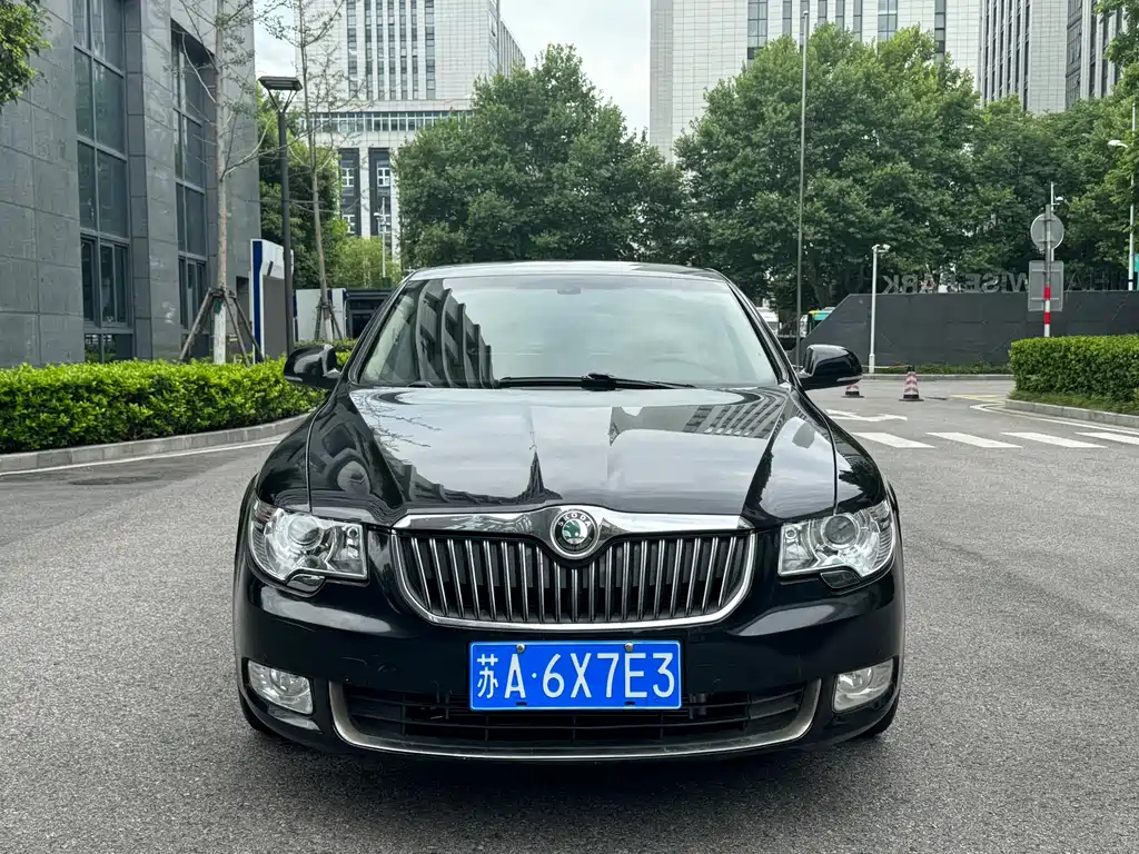 SKODA SUPERB 2012
