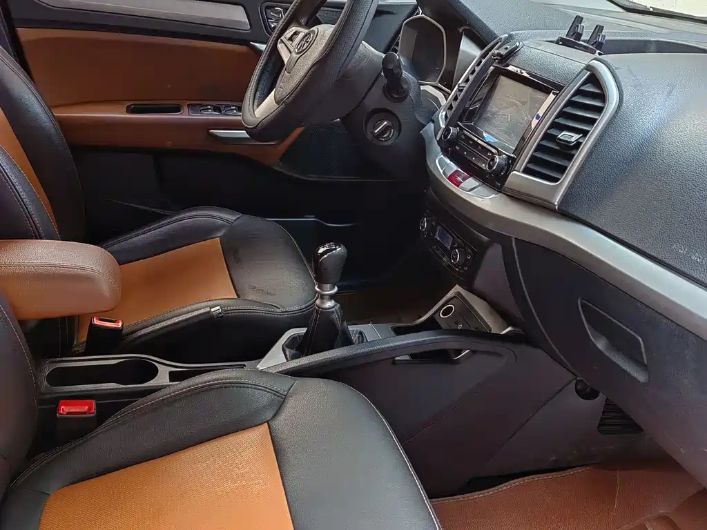 JAC REFINE S3 2015
