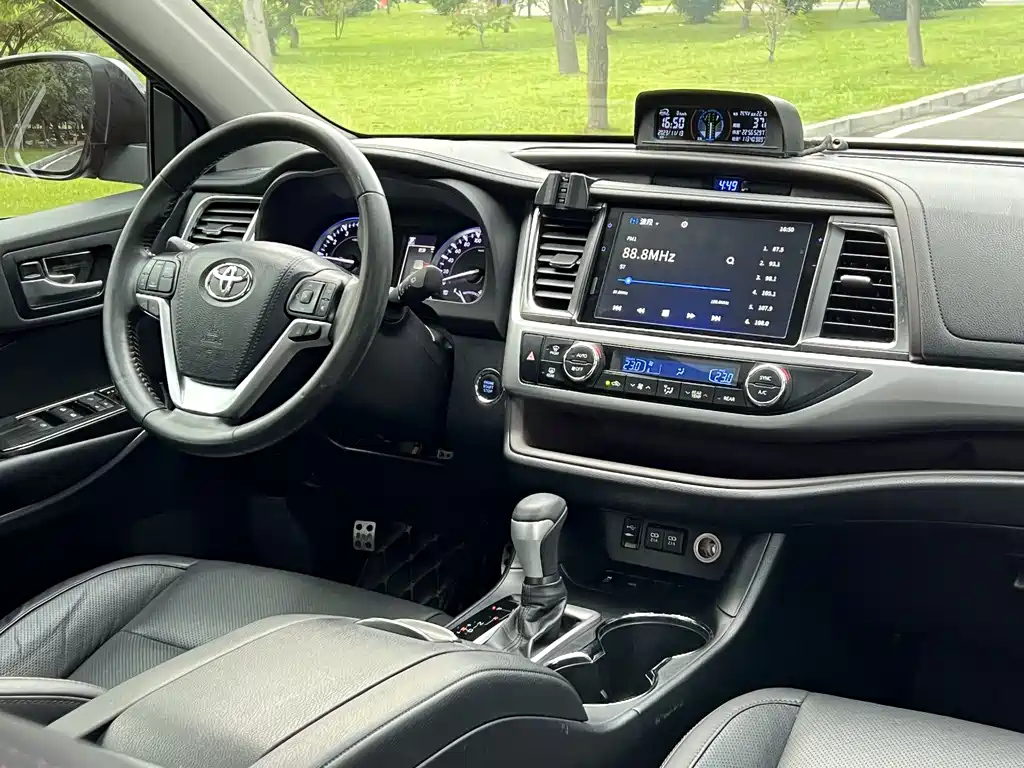 TOYOTA HIGHLANDER 2018