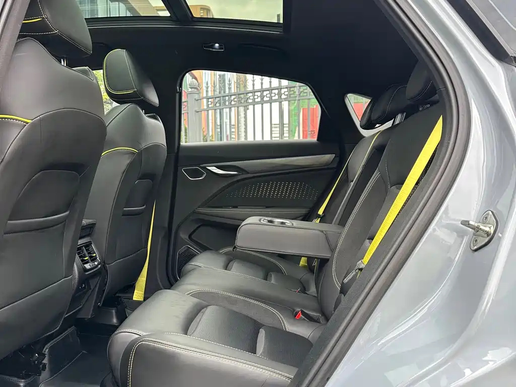 Фото Geely auto Tugella 2021 из Китая (№55409594)