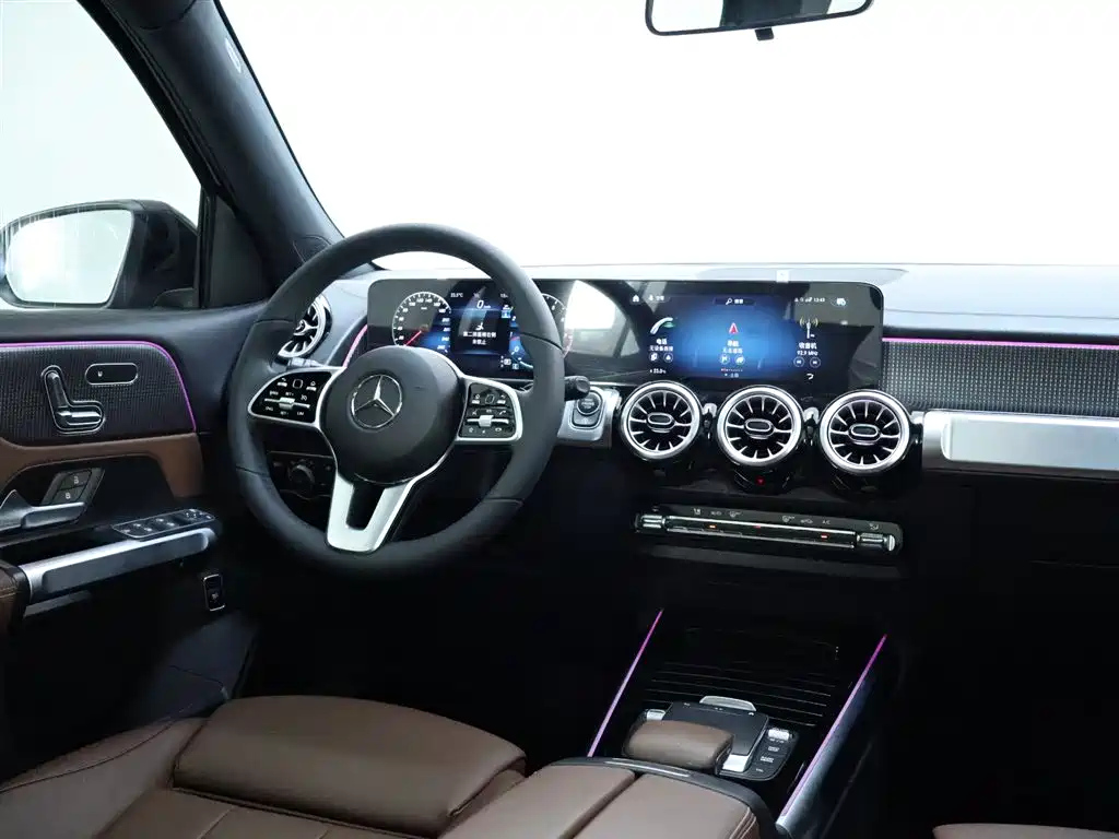 MERCEDES BENZ GLB 2023