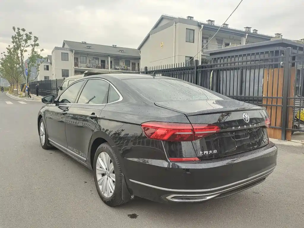 VOLKSWAGEN PASSAT 2020