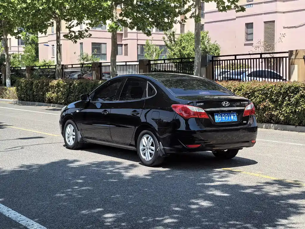 HYUNDAI CELESTA 2012