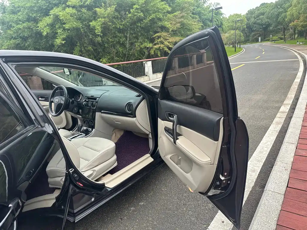 MAZDA 6 2010