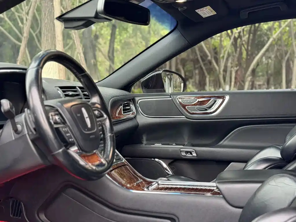 LINCOLN CONTINENTAL 2017