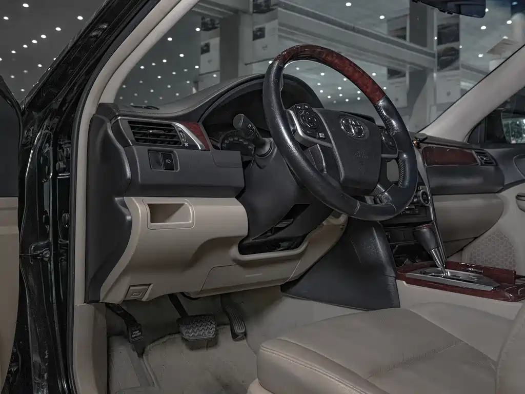 TOYOTA CAMRY 2014