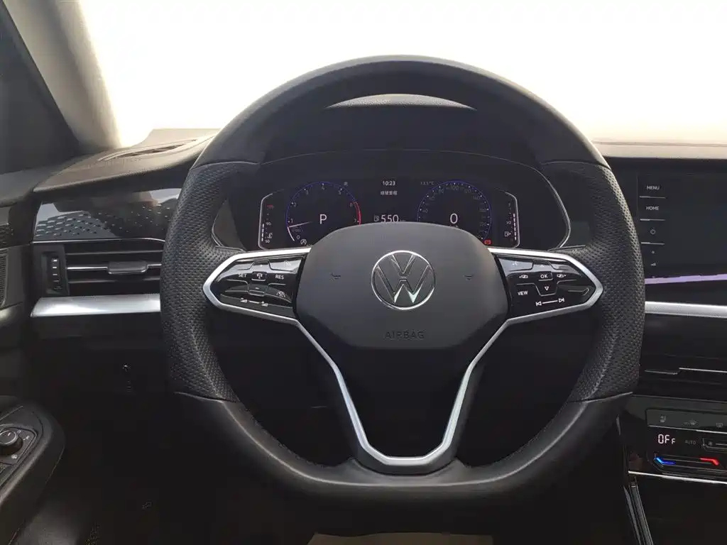 VOLKSWAGEN PASSAT 2022
