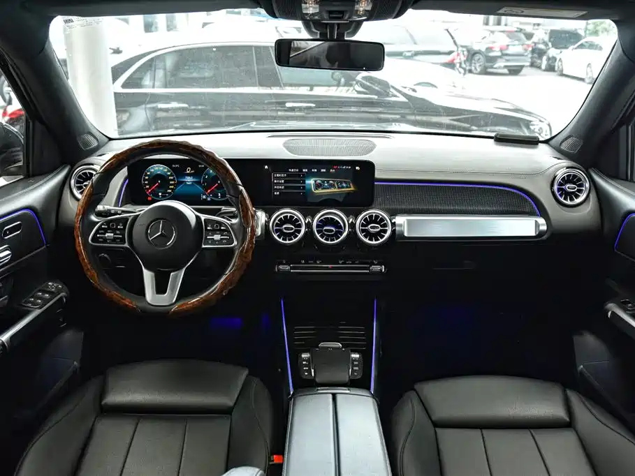 MERCEDES BENZ GLB 2021