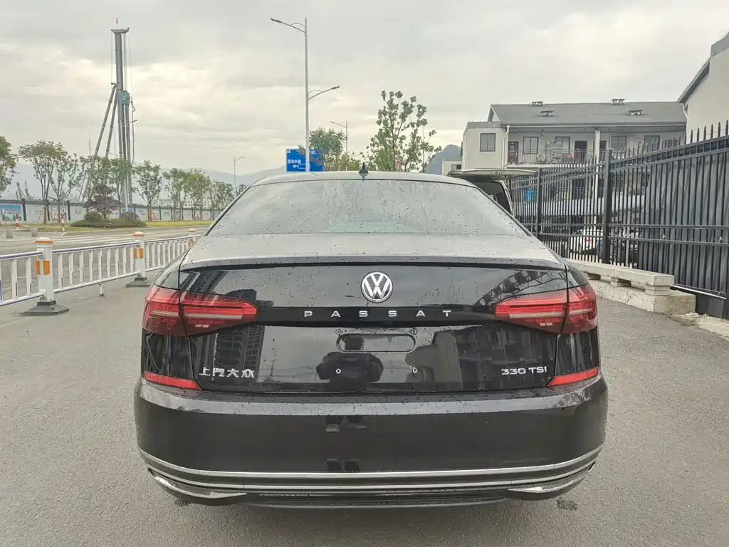 VOLKSWAGEN PASSAT 2020