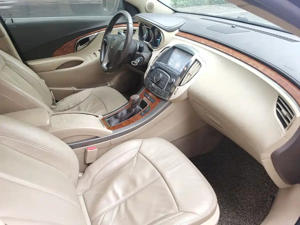 BUICK LACROSSE 2012