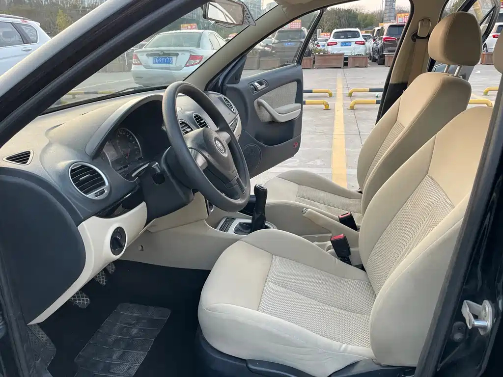 VOLKSWAGEN LAVIDA 2014
