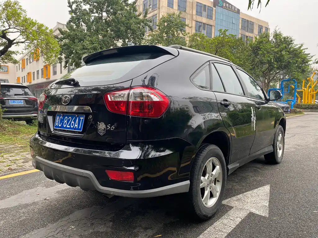 BYD S6 2013