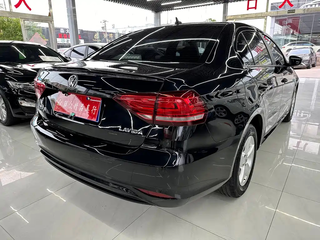 VOLKSWAGEN LAVIDA 2022