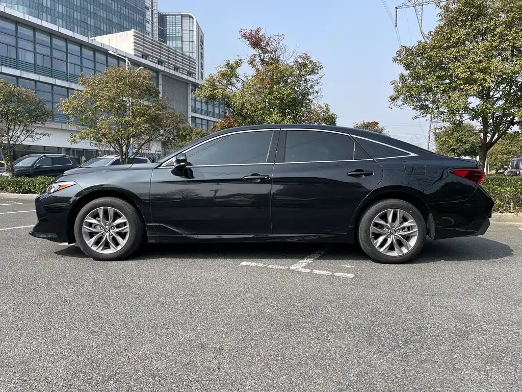 TOYOTA AVALON 2021