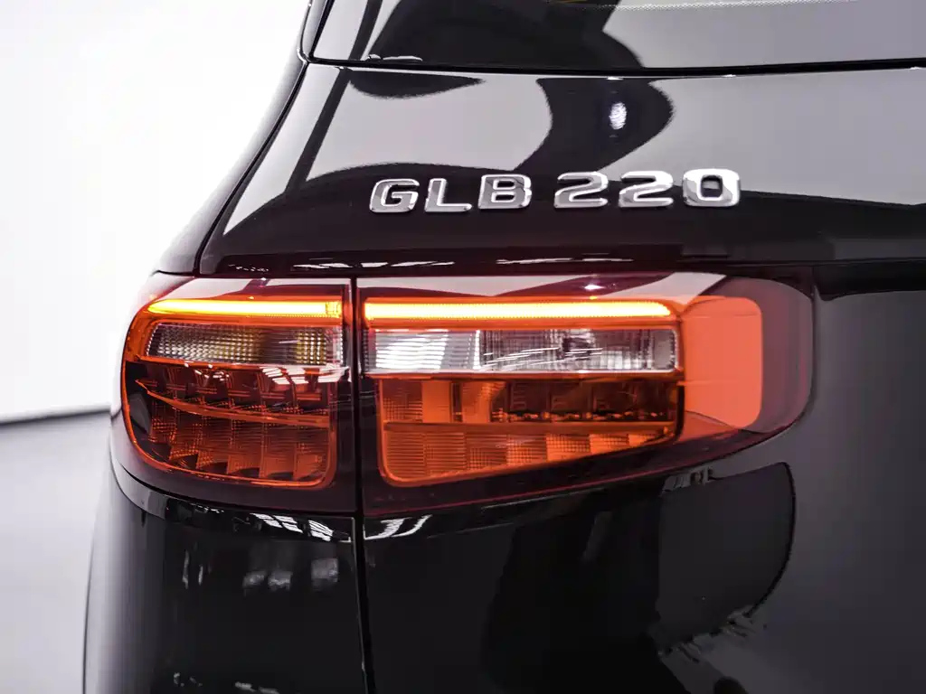 MERCEDES BENZ GLB 2020