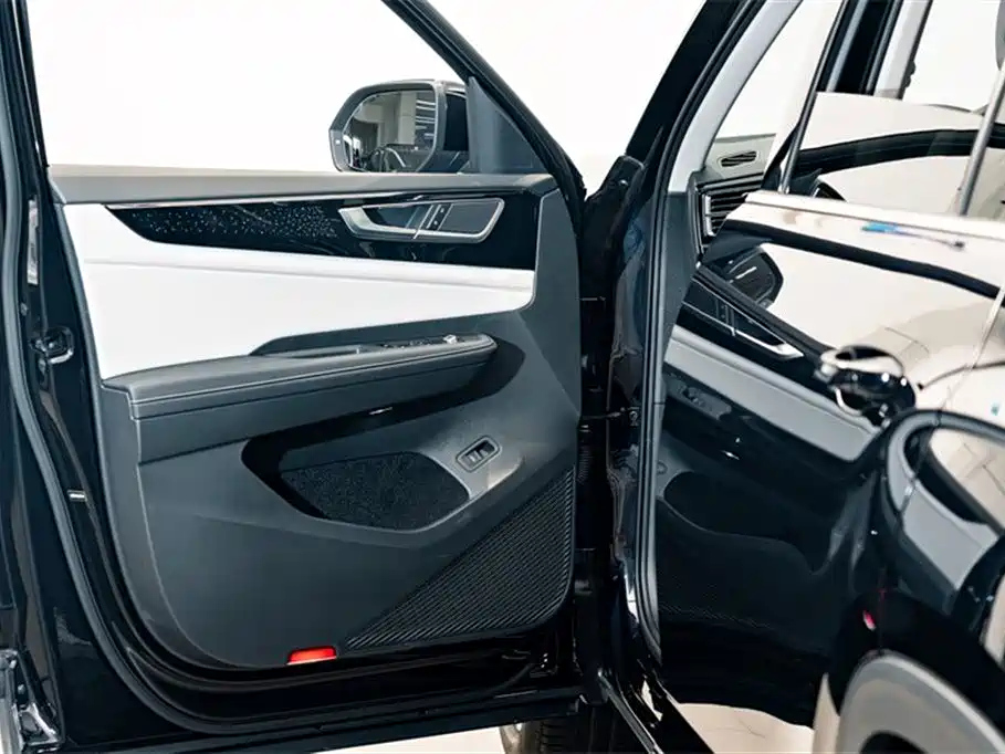VOLKSWAGEN TOURAN 2023