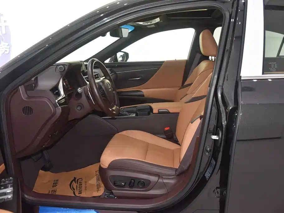 LEXUS ES 2021
