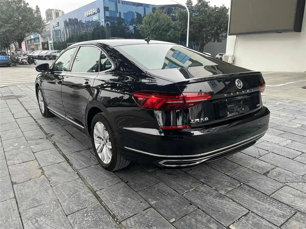VOLKSWAGEN PASSAT 2019