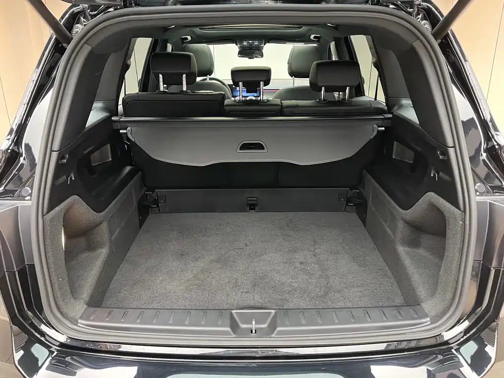 MERCEDES BENZ GLB 2023