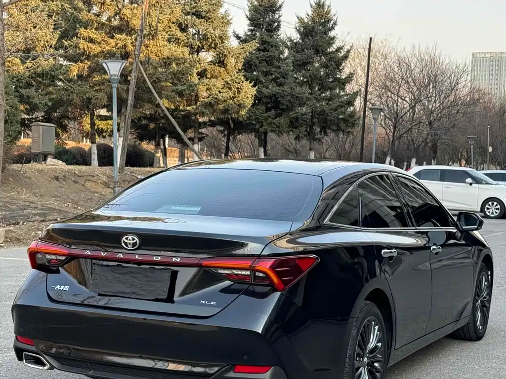 TOYOTA AVALON 2020