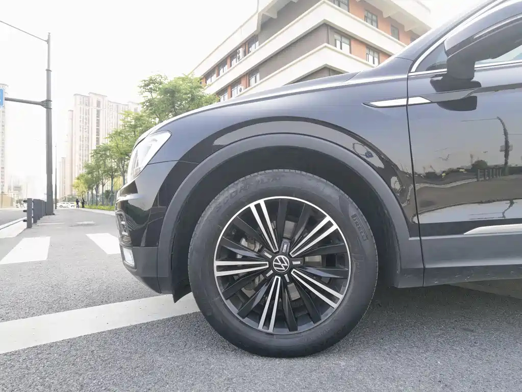 VOLKSWAGEN TIGUAN L 2020