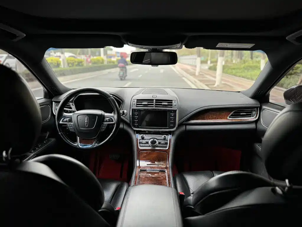 LINCOLN CONTINENTAL 2017
